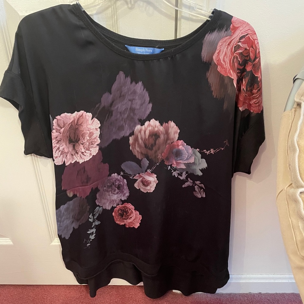 Simple Vera Floral Top